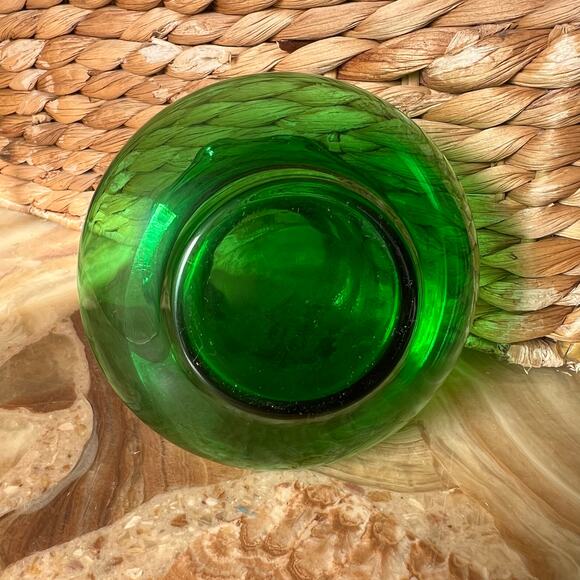 Emerald Green Ruffled 3.5” Vase - Picture 3 of 4